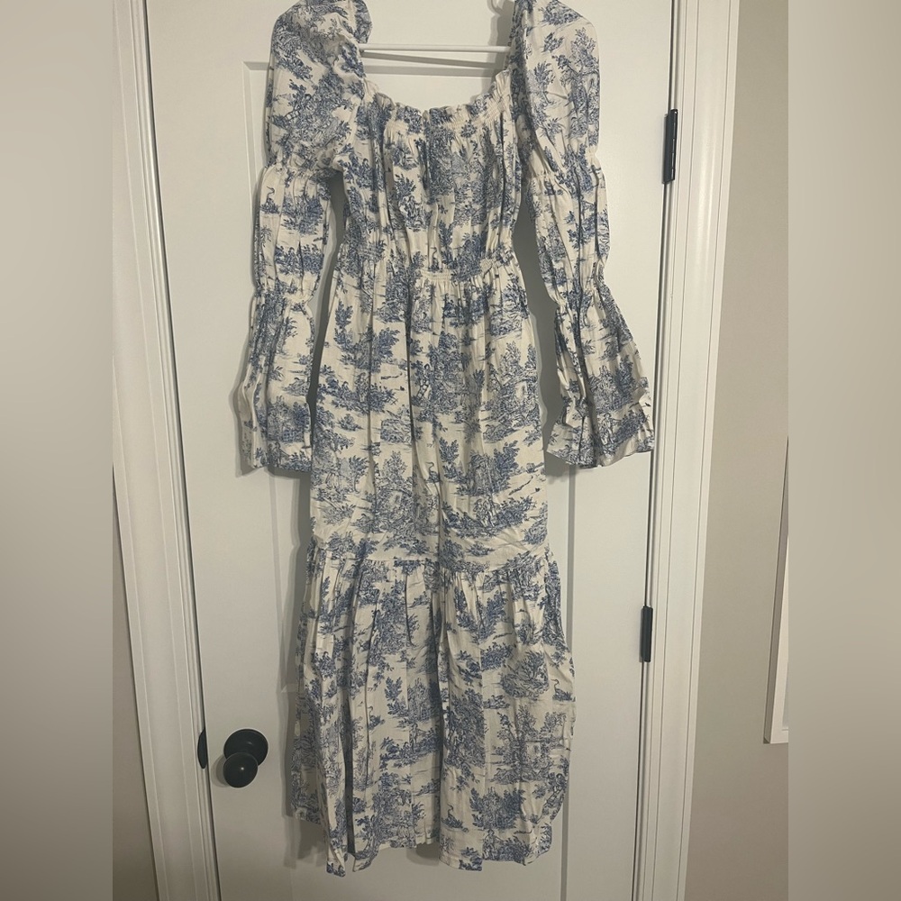 Nothing Fits But maternity dress in blue toile.